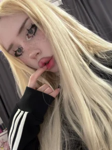 Joy_Barker: Public ( 2 фото)