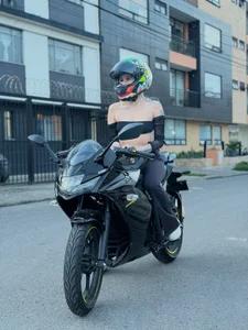 Atenea_Klett_I love adrenaline 🏍️❤️图片 2