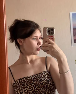 JerriJereb: Slay in Mirror ( 2 фото)