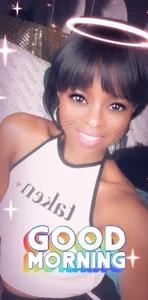 SimoneSavage Snaps Pic 8