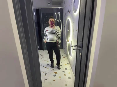 curly_elise Public Pic 5