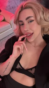 Kara_cat Public  3টি ছবি