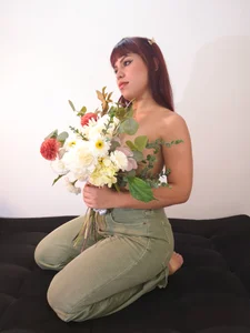 Lia_Rousse0 🌸🌸🌸🌸 Gambar 3