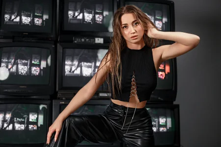 OliviaBrian Sassy Olivia🤩 Immagine  2