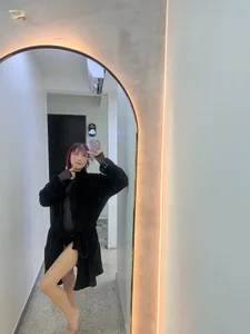How sexy I look in my black dress🖤❤️‍🔥 de Cristalfoxy_ Foto 5