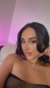 hornyemma__ Me 🫦 Poză