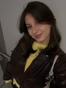 LouiseChavezのfreezingの 2枚の写真