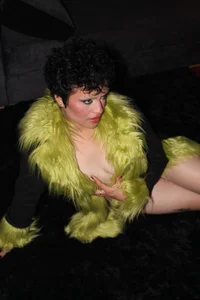 Alaska_deluxe Brat girl Pic 4