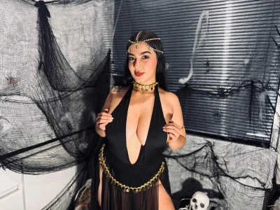 Scarlet_Reyes happy halloween 🎃💀🎀 - {count, plural, one {תמונה אחת} two {שתי תמונות} many {# תמונות} other {# תמונות}}