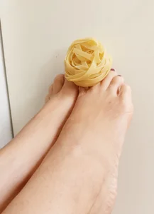 Marlan_Vagner Food and feet টি ছবি