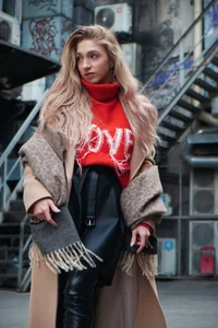 Emilly_Hart Autumn walk 🍂 Gambar 4