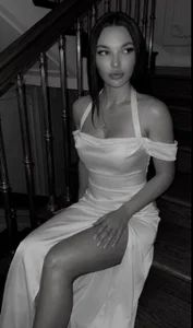 JoelleBerdy What's left behind the scenes รูป 