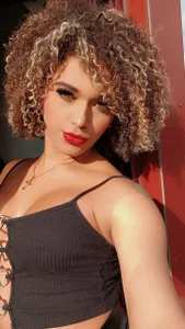 CiinamonlorenEnony colo.bian girl Bild 3