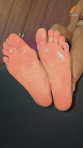 _ALLYSON18_ FEETS OIL PLAY💗 Poză 2
