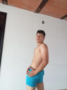 HugoBlaze A little bit of when I'm home alone Immagine  3