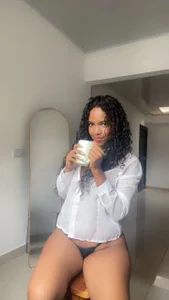 Tina_Rouse2のWould you take a coffee with me?の 2枚の写真