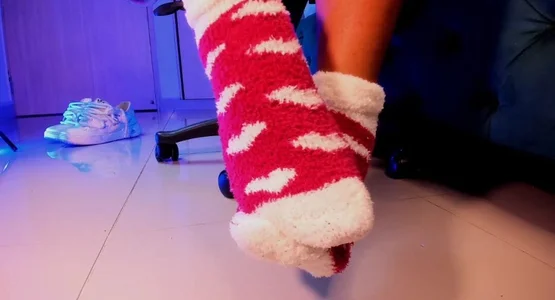 aleya_bliss My new pink stockings 💗 Bilde