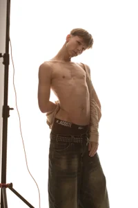 cuMte_boy Yeahh - {count, plural, one {תמונה אחת} two {שתי תמונות} many {# תמונות} other {# תמונות}}