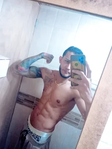 jonas_conor: in the mirror ( 3 фото)