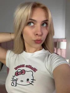 ShinyBarbie Public Poză 2