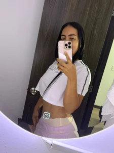 Bella_sex69 Public Pic 3