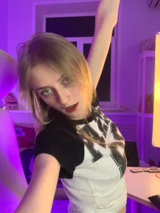 cherry de KiraMontoya  5 photos