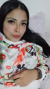 Sara_strawberry Public Pic 6