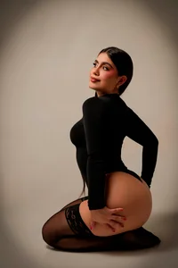 AnnieBellee Visual Temptation Pic