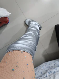 Sweetsorgaria My feet speak of me. slika 7