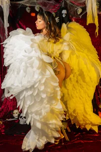 MiiaaMoonroee 😇 An angel giving in to temptation 🔥 Pic 4