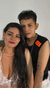 lesbian_Leslie_y_Alizon Public Pic