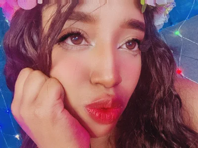 I can give you love 🥰 od Cleo_luna  2 snímek