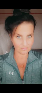 Velvet-Milf Public Pic 4