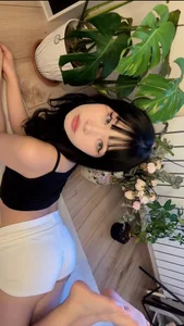 My feet are so cute—do you agree? Hehe 💕 od GertrudeJohnson  5 snímek