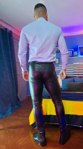 HenryBensoLeather fetish looks Bild 2