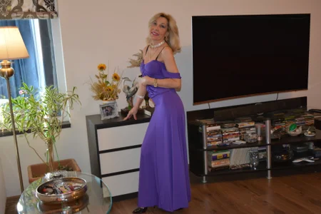 HornyMilf_555 Choose a dress for a romantic dinner with you Pic 6