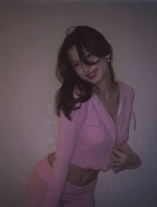 LouiseChavez Pink style Pic 5