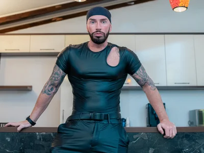 AronGrant kullanıcısının my new photoshoot albümü -  2 fotoğraf