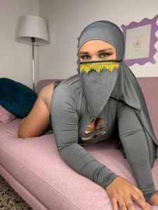 Samira_Zayd I don't need to say much... my gaze is already inviting you 💜🔥 Kuva