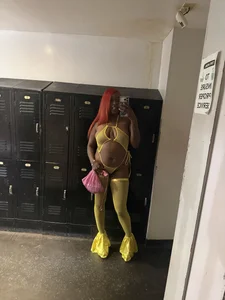 mileeenafterdark's XXX Nude Photo 2