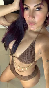 evelynjohnsoon My new swimsuit! Thanks for spoiling me @SRPOLLARICA1986 圖片 2