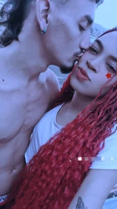 AlphaAndQueen Public Foto 6
