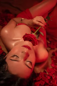 RoxanaBorns_ Happy Valentine's Day 💘🌹 Pic 2