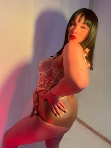 ivonne_diaz1 I went to a sex shop and bought something I think you'll like. Pic 3