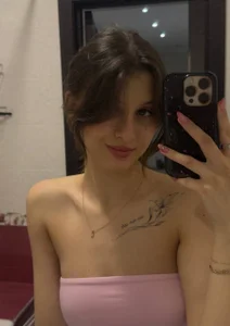 LouiseChavez again Hình