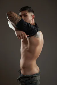 Santos_ramirez1 enjoy my new elegant and sexy photos 🔥😏 Foto 7