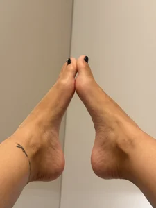 Feet lover 👣 de NicoleBrawn  5 Imagens