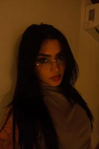 Giselle_royy sexy girl with glasses❤️  3টি ছবি