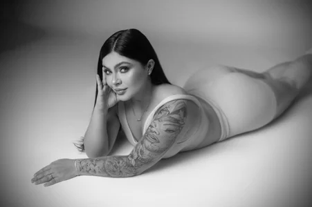 MaiahDolls B&W 😍 зображення 4
