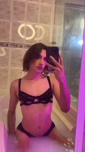 Sweet shower 💋✨ de missarii28  Imagens